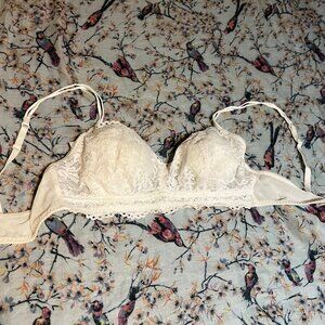 B. Tempt'd by Wacoal Bra Size Large in Cream NWOT